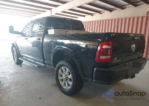 2022 Ram 2500 Laramie 4X4 6'4 Box z USA, uszkodzony, nr VIN 3C6UR5FL7NG108342